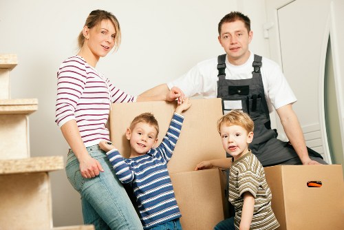 Apartment move support with a removals van in Elephant and Castle